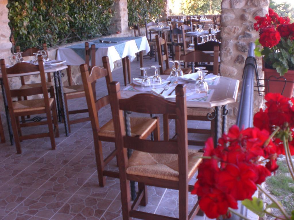 La Locanda Del Colle Bed and Breakfast Canalicchio Εξωτερικό φωτογραφία